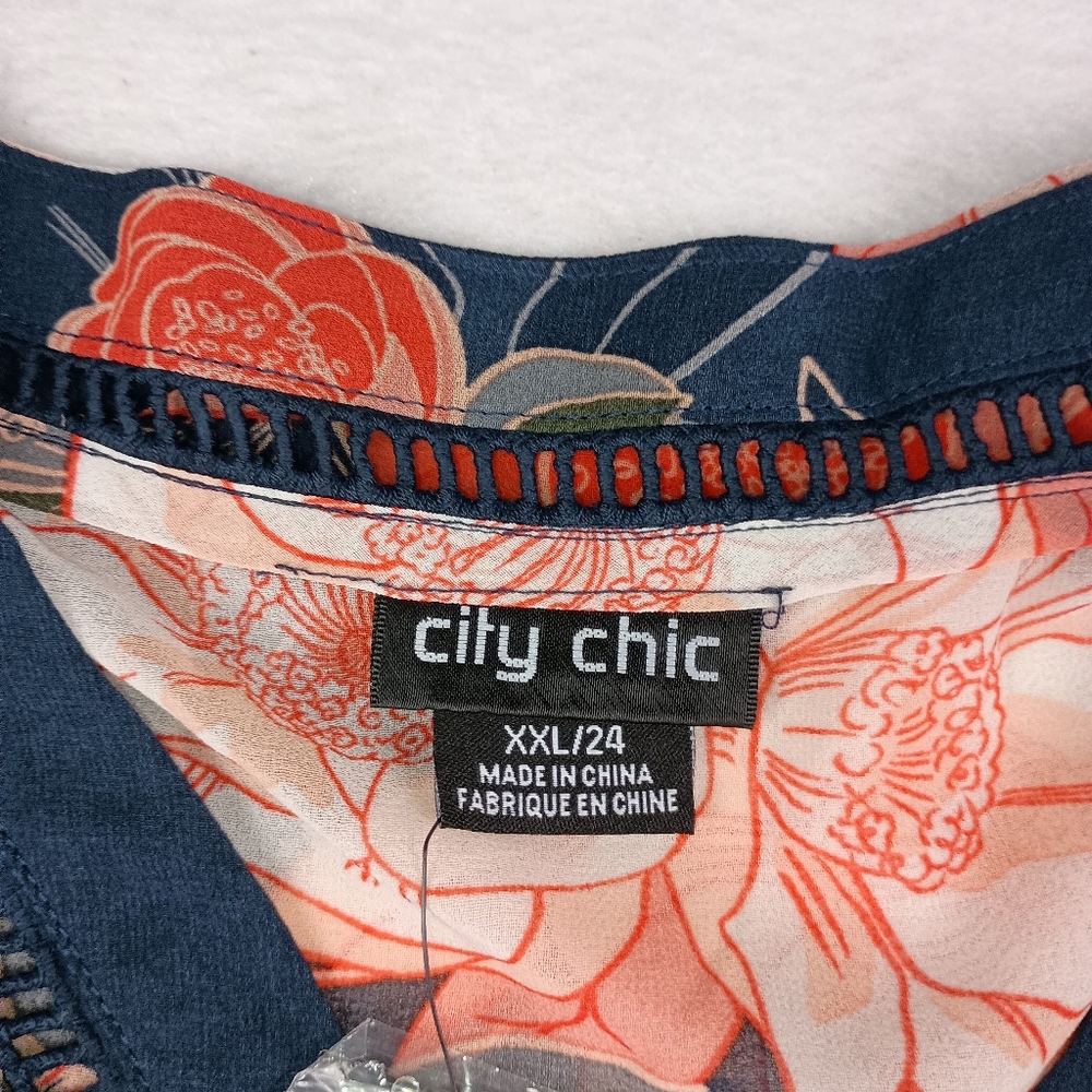 NWT City Chic Hi-Low Mya Floral Top In Navy Gardenia Size 22W/3X - Picture 3 of 7